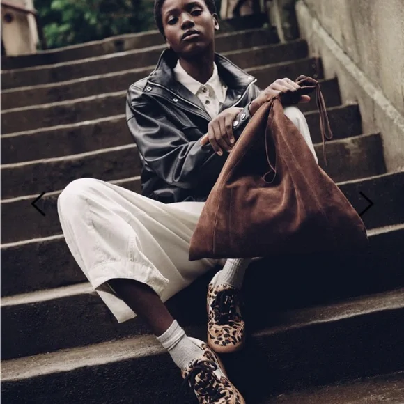 Dolce Vita Marie Chocolate Suede Tote - Picture 5 of 9